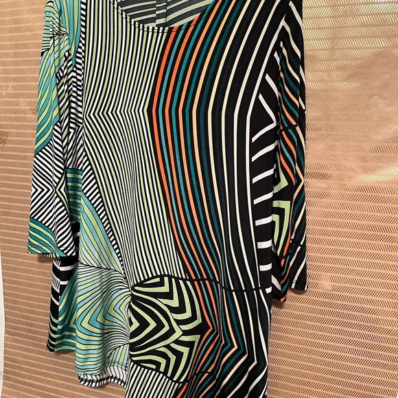 VIBRANT~GEOMETRIC PATTERN BLOUSE~XL - Picture 2 of 7